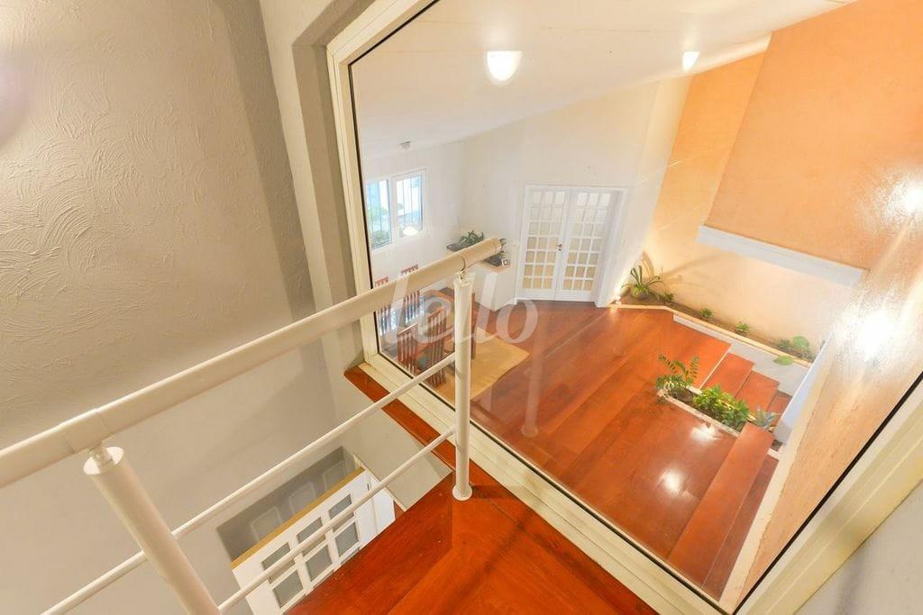 SALA de Casa para alugar, sobrado com 304 m², 3 quartos e 4 vagas em Alto de Pinheiros - São Paulo