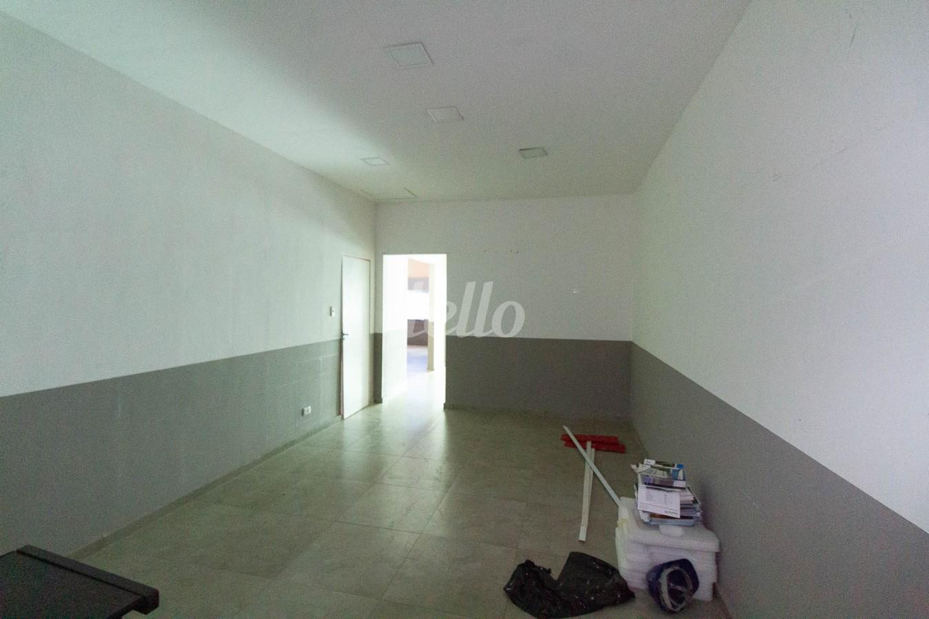 SALA de Casa para alugar, térrea com 350 m², 3 quartos e 8 vagas em Parque Colonial - São Paulo