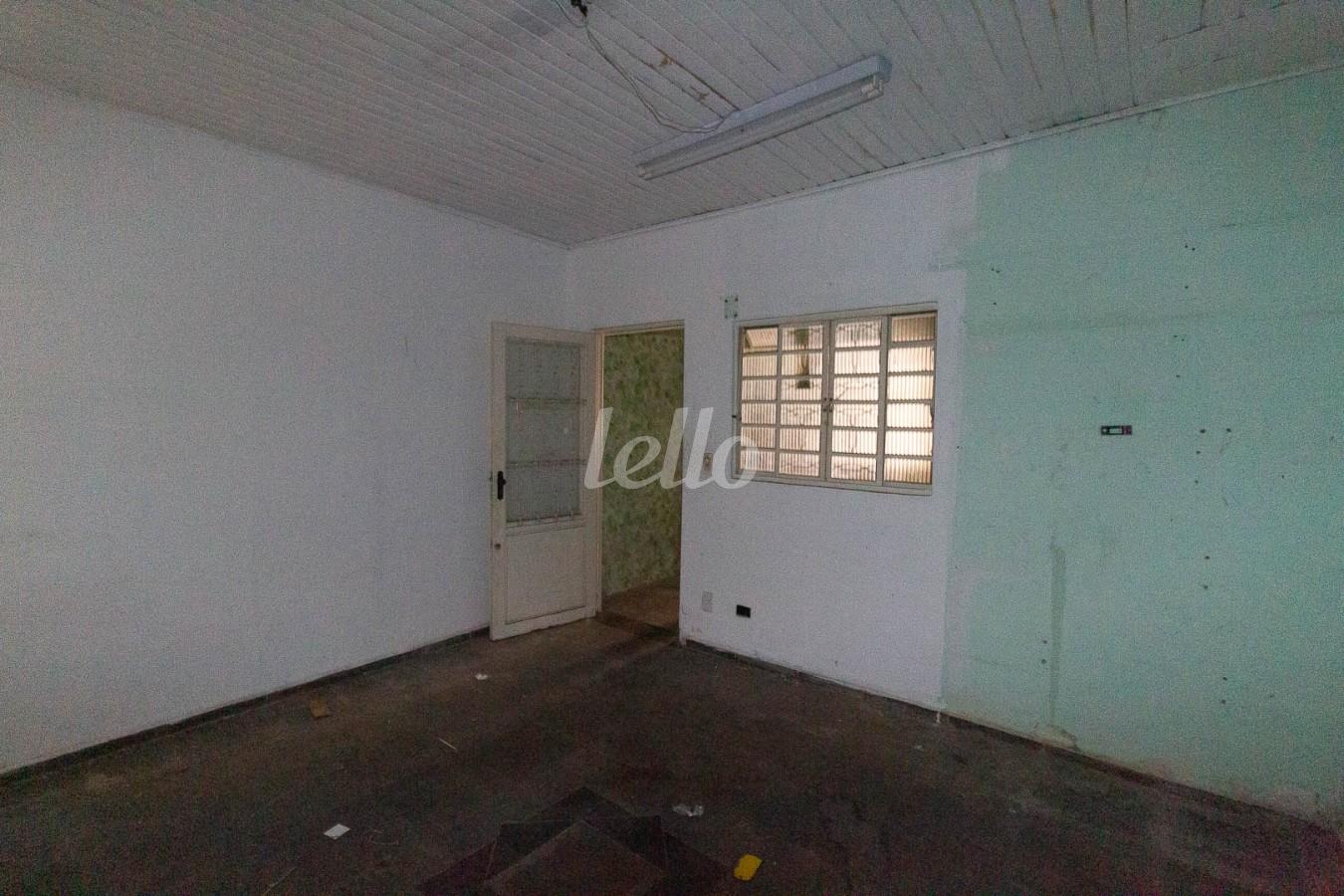 SALA de Casa para alugar, térrea com 350 m², 3 quartos e 8 vagas em Parque Colonial - São Paulo