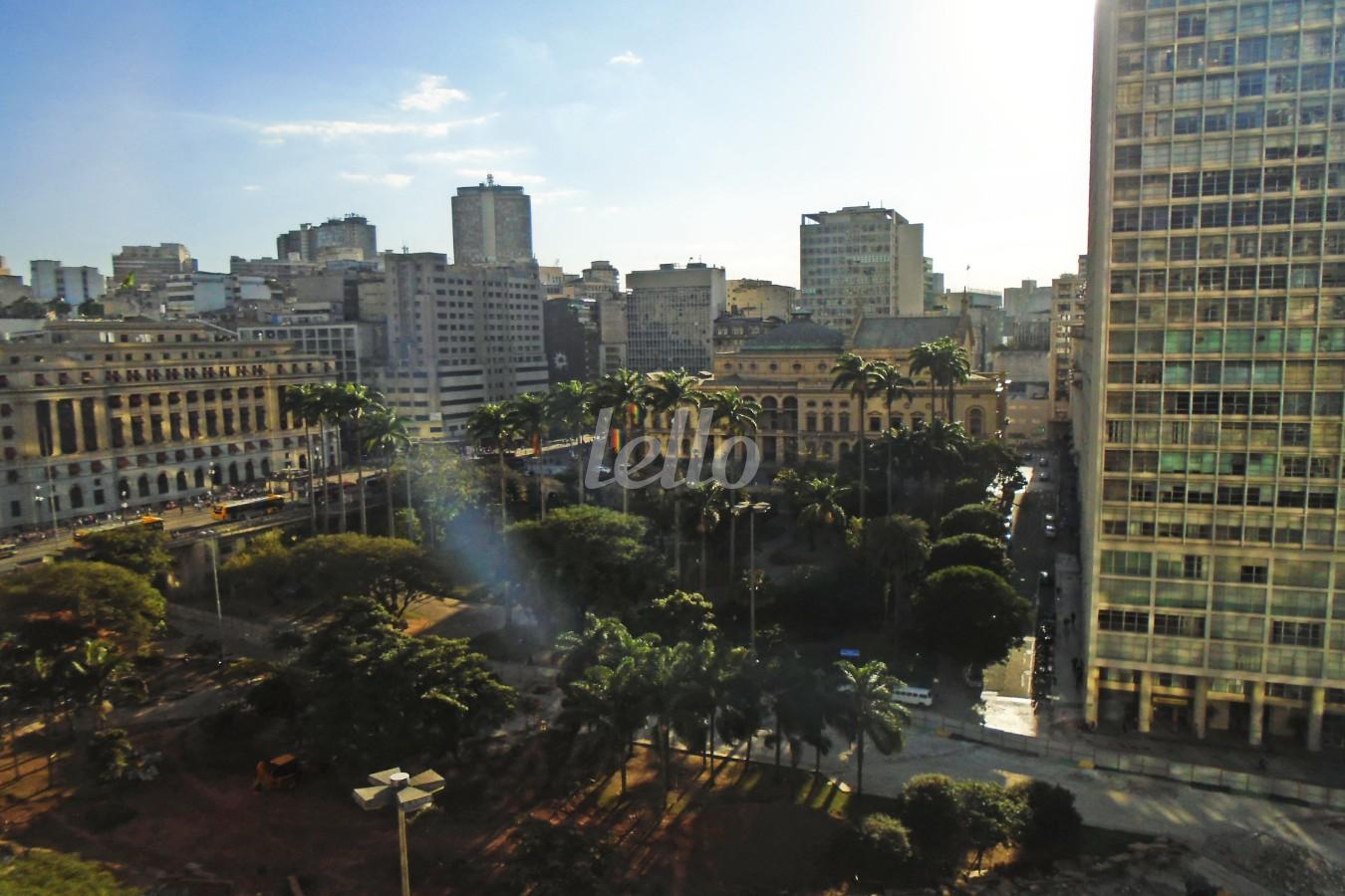 VISTA de Sala / Conjunto para alugar, Padrão com 170 m², e em Centro - São Paulo