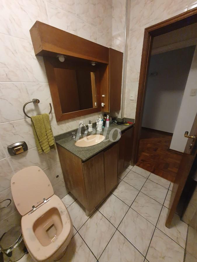 BANHEIRO SOCIAL de Apartamento para alugar, Padrão com 89 m², 2 quartos e 1 vaga em Sumarezinho - São Paulo