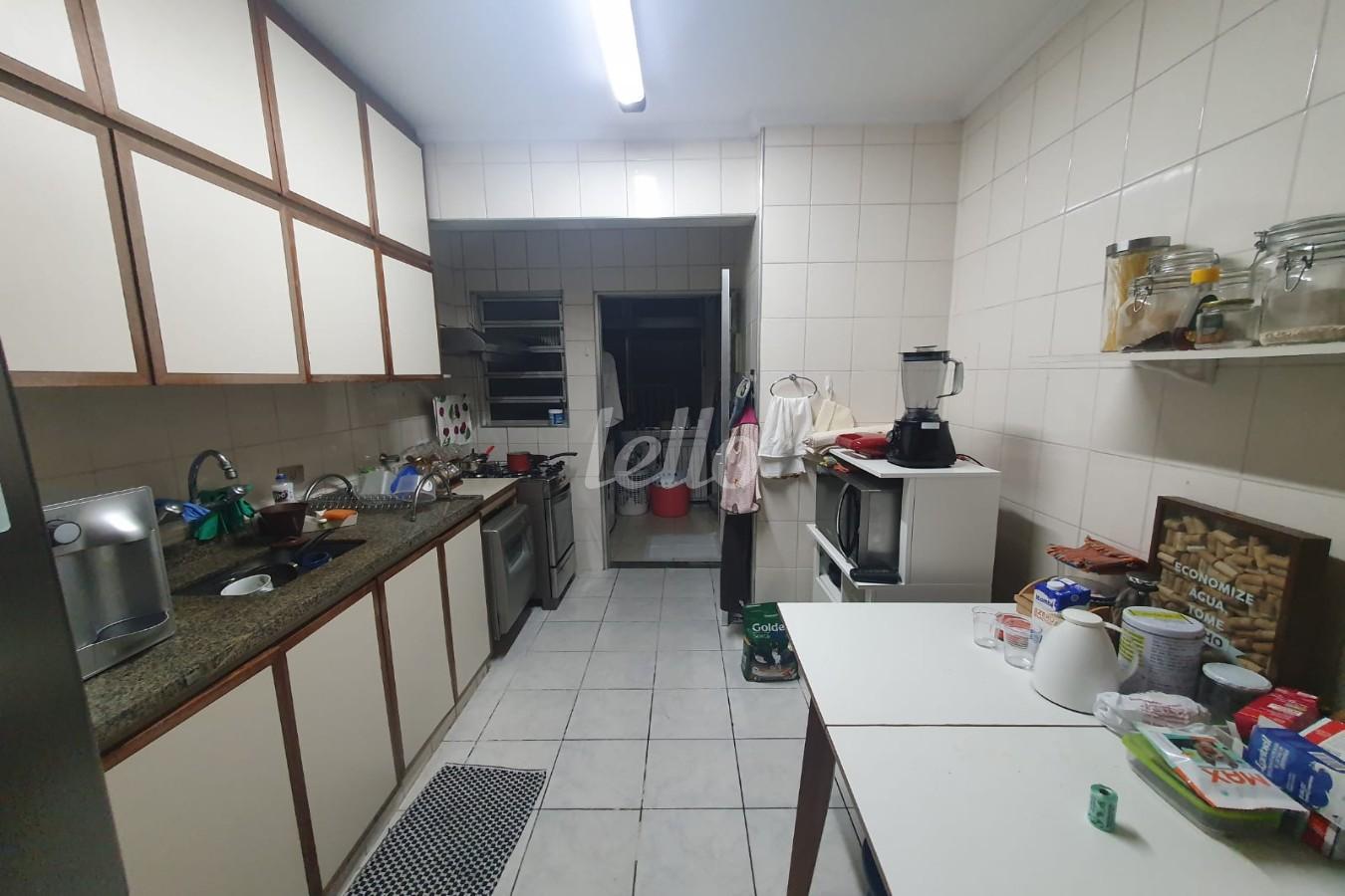 COZINHA de Apartamento para alugar, Padrão com 89 m², 2 quartos e 1 vaga em Sumarezinho - São Paulo