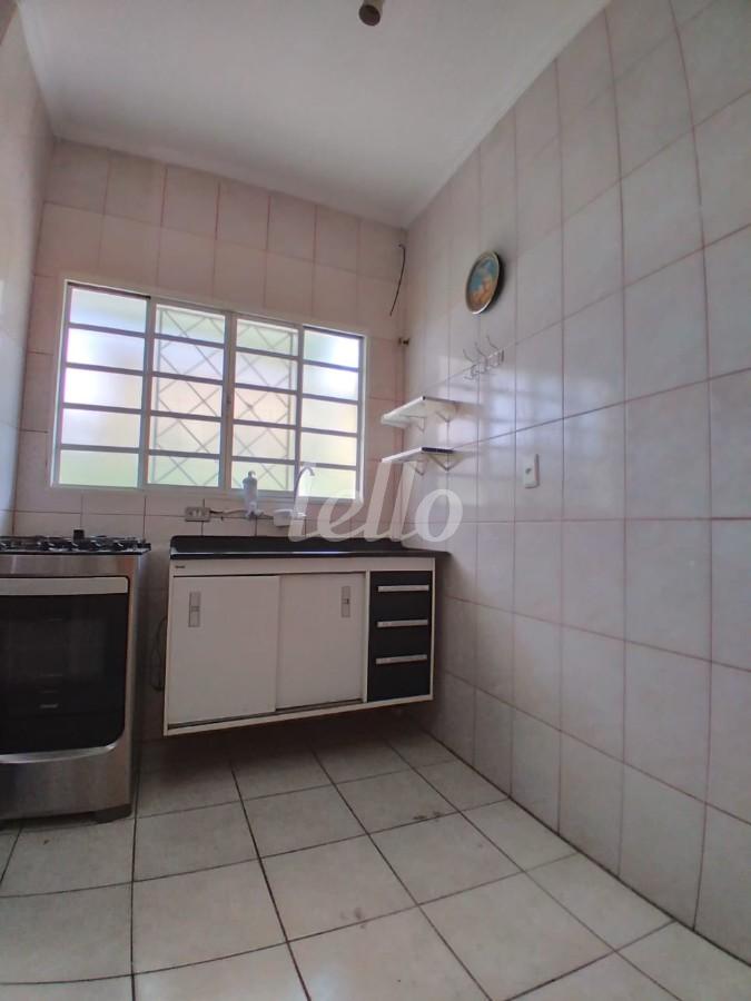 COZINHA PISO INFERIOR de Casa à venda, sobrado com 136 m², 2 quartos e 2 vagas em Jardim Paraíso - Santo André