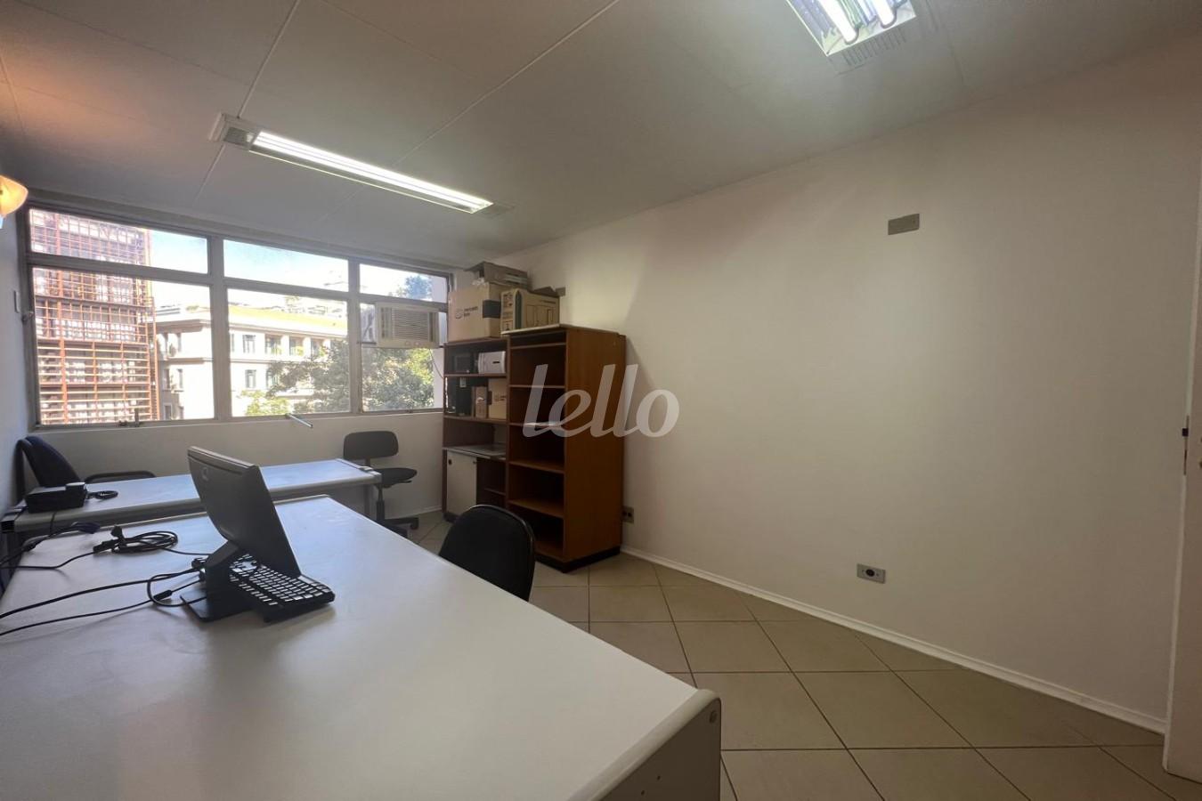 SALA de Sala / Conjunto à venda, Padrão com 81 m², e 1 vaga em Bela Vista - São Paulo