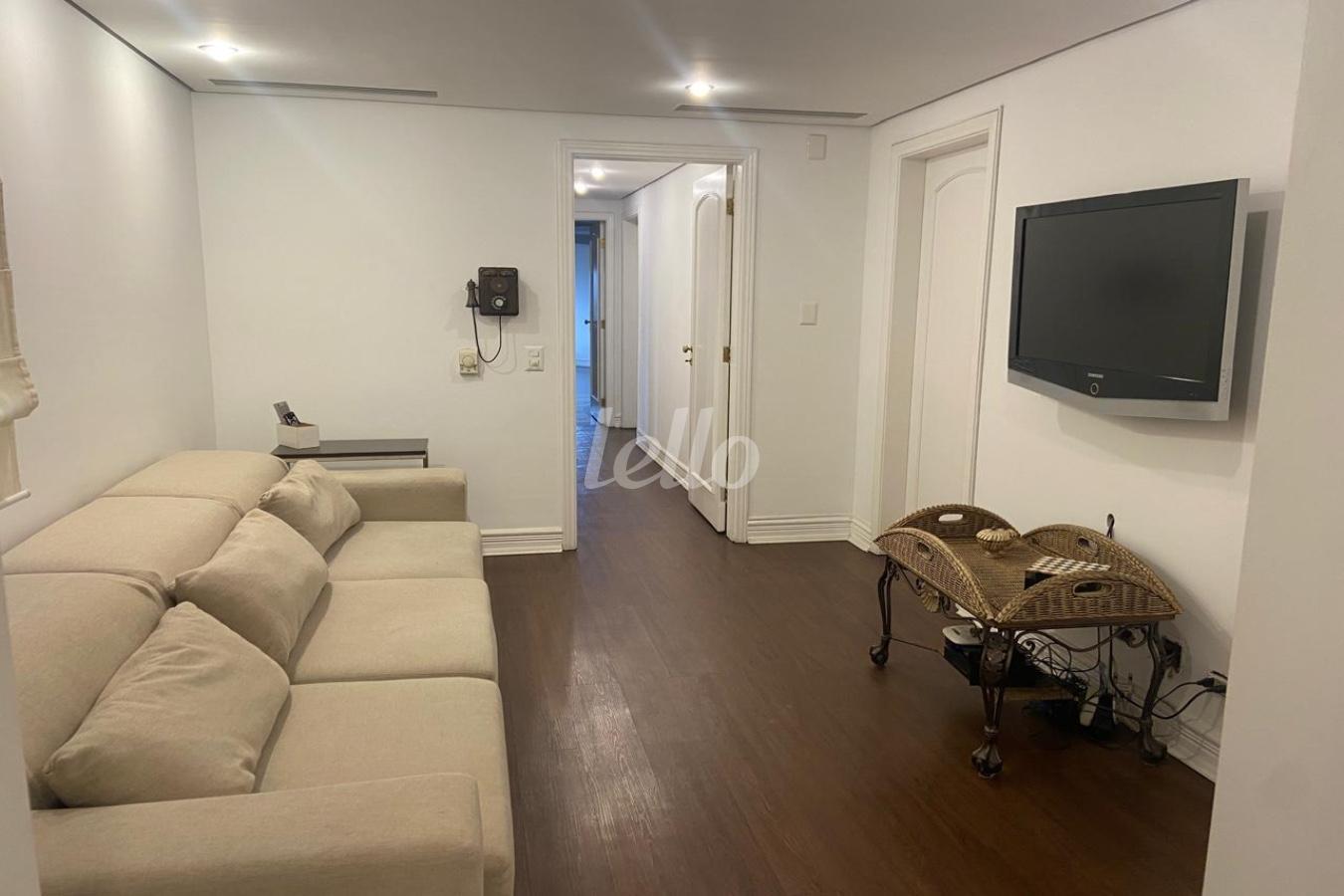 SALA TV de Apartamento à venda, Padrão com 310 m², 4 quartos e 5 vagas em Vila Ida - São Paulo