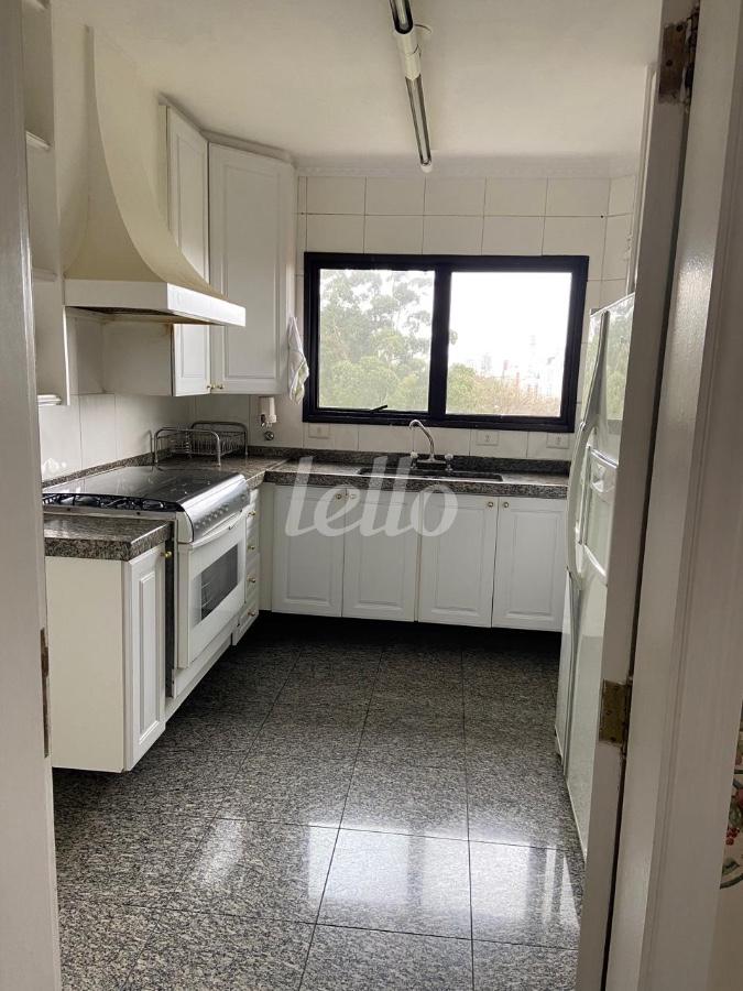 COZINHA de Apartamento à venda, Padrão com 310 m², 4 quartos e 5 vagas em Vila Ida - São Paulo