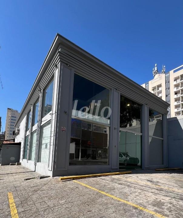 FACHADA de Loja para alugar, Padrão com 470 m², e 7 vagas em Indianópolis - São Paulo