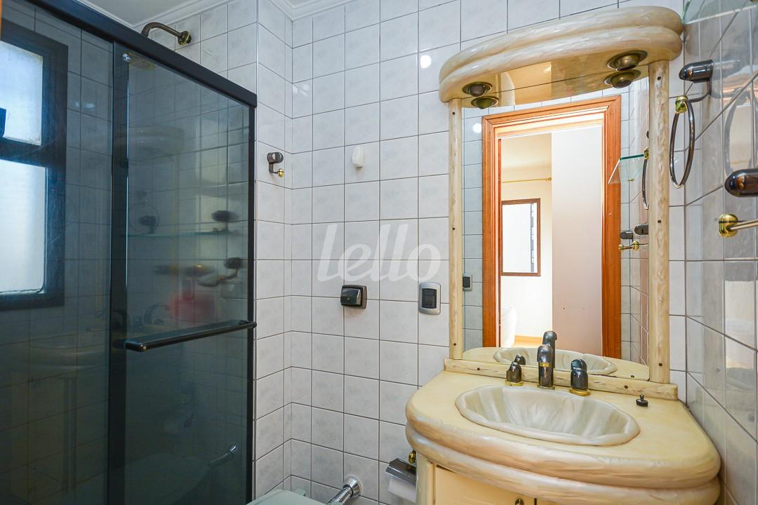 BANHEIRO SUITE de Apartamento à venda, Padrão com 53 m², 2 quartos e 1 vaga em Vila Mariana - São Paulo