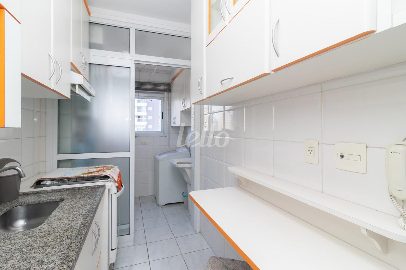 25 - COZINHA de Apartamento à venda, Padrão com 66 m², 2 quartos e 2 vagas em Vila Azevedo - São Paulo