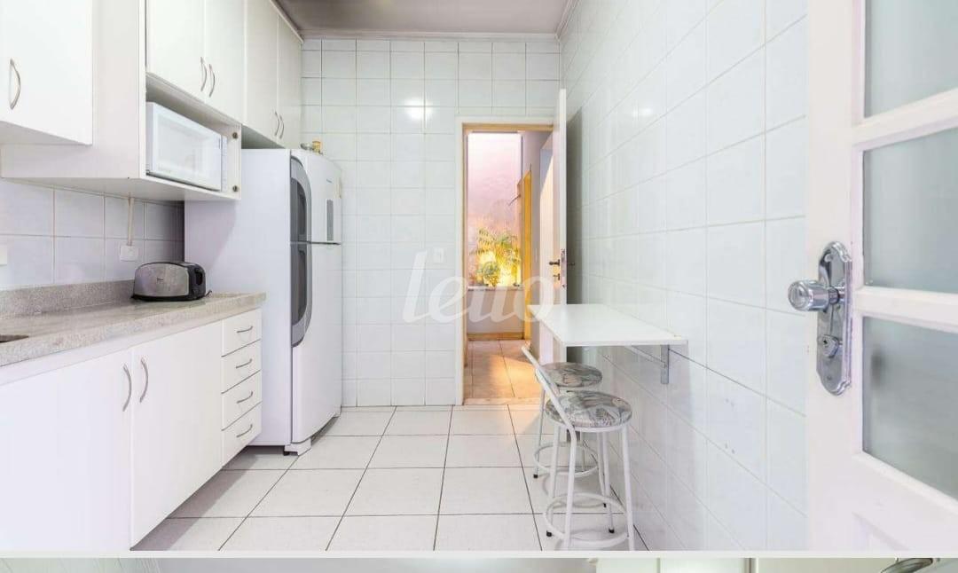 COZINHA de Casa à venda, sobrado com 220 m², 3 quartos e 4 vagas em Jardim Paulistano - São Paulo