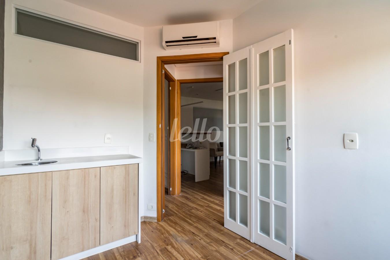 SALA 5 de Sala / Conjunto para alugar, Padrão com 85 m², e 1 vaga em Jardim Paulistano - São Paulo