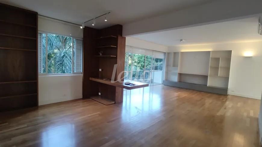 SALA de Apartamento para alugar, Padrão com 200 m², 3 quartos e 2 vagas em Alto de Pinheiros - São Paulo