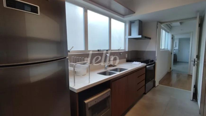 COZINHA de Apartamento para alugar, Padrão com 200 m², 3 quartos e 2 vagas em Alto de Pinheiros - São Paulo