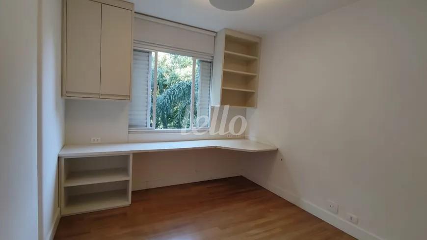 DORMITORIO de Apartamento para alugar, Padrão com 200 m², 3 quartos e 2 vagas em Alto de Pinheiros - São Paulo