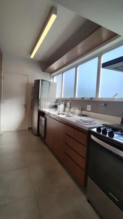 COZINHA de Apartamento para alugar, Padrão com 200 m², 3 quartos e 2 vagas em Alto de Pinheiros - São Paulo