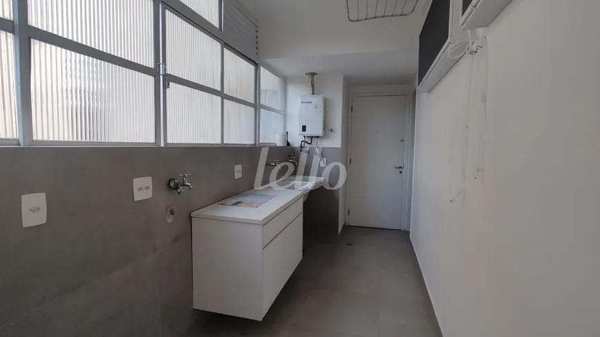 AREA DE SERVIÇO de Apartamento para alugar, Padrão com 200 m², 3 quartos e 2 vagas em Alto de Pinheiros - São Paulo