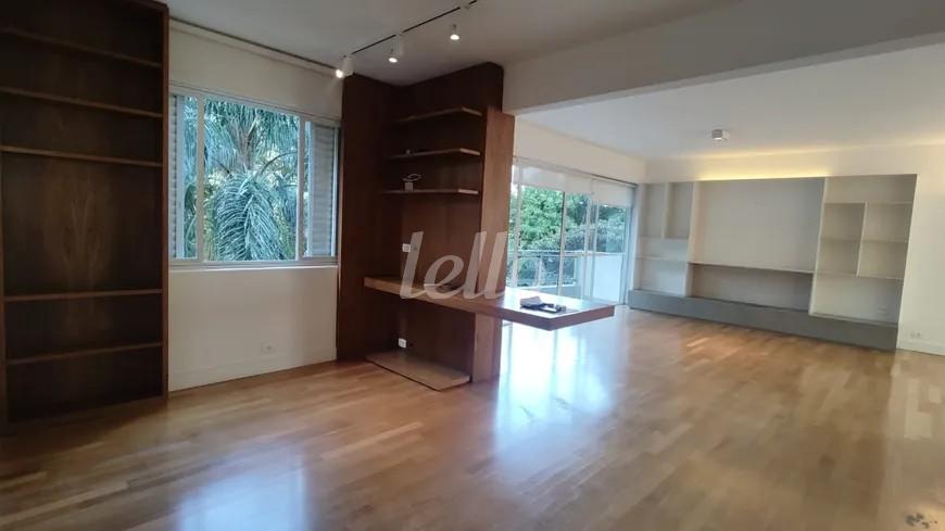 SALA de Apartamento para alugar, Padrão com 200 m², 3 quartos e 2 vagas em Alto de Pinheiros - São Paulo