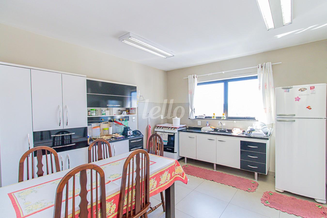 COZINHA de Galpão/Armazém para alugar, Padrão com 399 m², e em Parque Oratório - Santo André