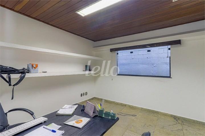 SALA de Prédio Comercial para alugar, Monousuário com 12000 m², e 17 vagas em Jardim Everest - São Paulo