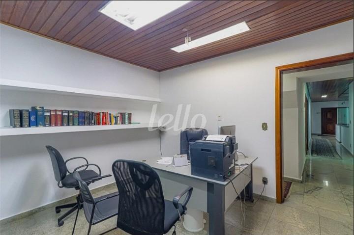 SALA de Prédio Comercial para alugar, Monousuário com 12000 m², e 17 vagas em Jardim Everest - São Paulo