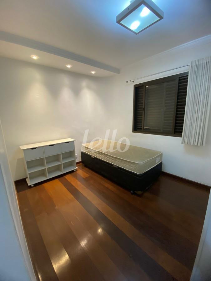 DORMITORIO de Apartamento à venda, Padrão com 75 m², 2 quartos e 2 vagas em Vila Oratório - São Paulo