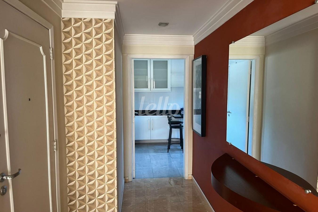 HALL de Apartamento à venda, Padrão com 75 m², 2 quartos e 2 vagas em Vila Oratório - São Paulo