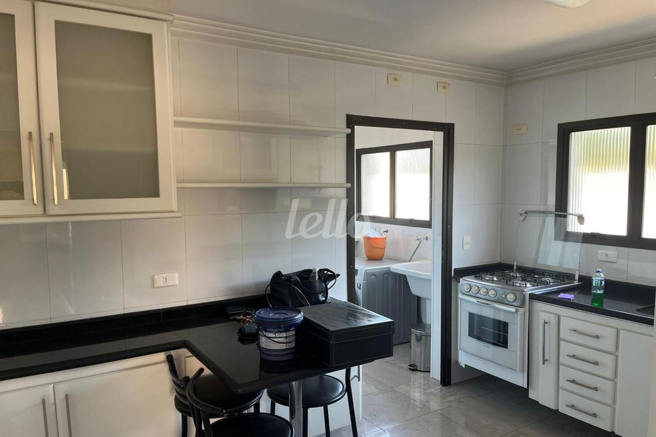 COZINHA de Apartamento à venda, Padrão com 75 m², 2 quartos e 2 vagas em Vila Oratório - São Paulo