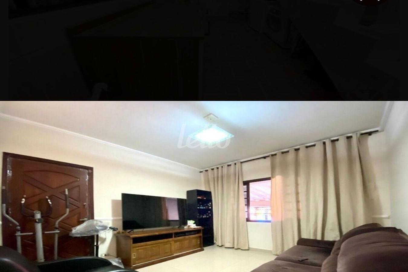 SALA TERREO de Casa à venda, sobrado com 200 m², 5 quartos e 2 vagas em Vila Tolstoi - São Paulo