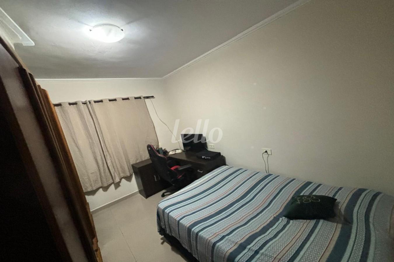 QUARTO TÉRREO 3 de Casa à venda, sobrado com 200 m², 5 quartos e 2 vagas em Vila Tolstoi - São Paulo