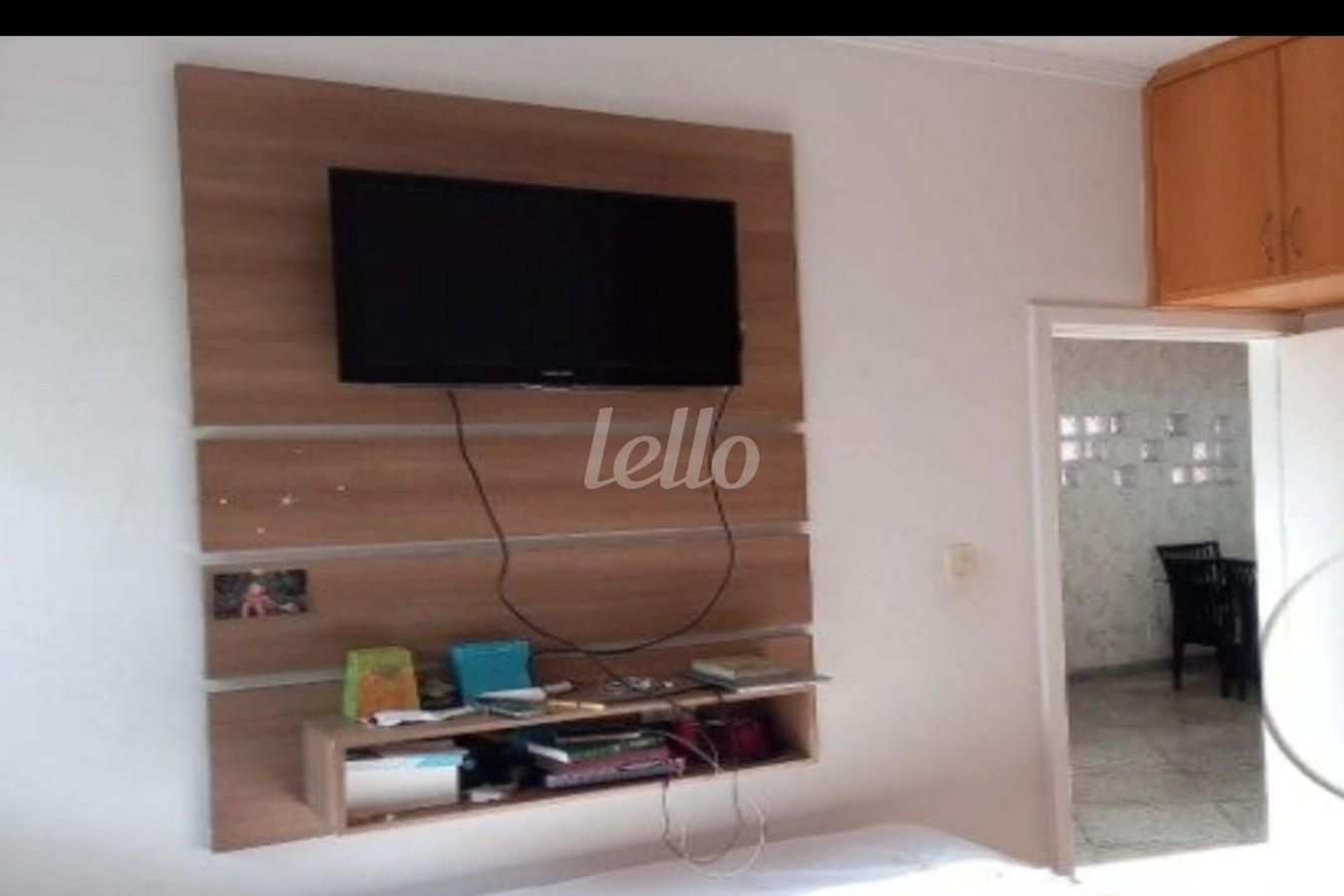 SALA de Casa à venda, térrea com 300 m², 3 quartos e 8 vagas em Vila Oratório - São Paulo