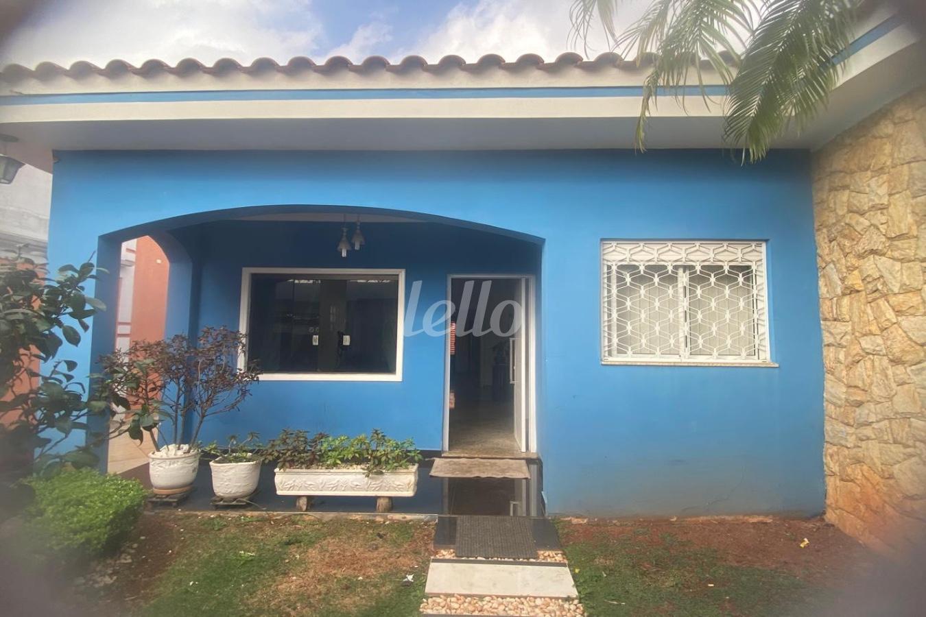 AREA de Casa à venda, térrea com 300 m², 3 quartos e 8 vagas em Vila Oratório - São Paulo