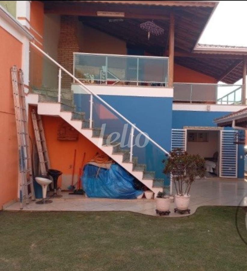 AREA de Casa à venda, térrea com 300 m², 3 quartos e 8 vagas em Vila Oratório - São Paulo