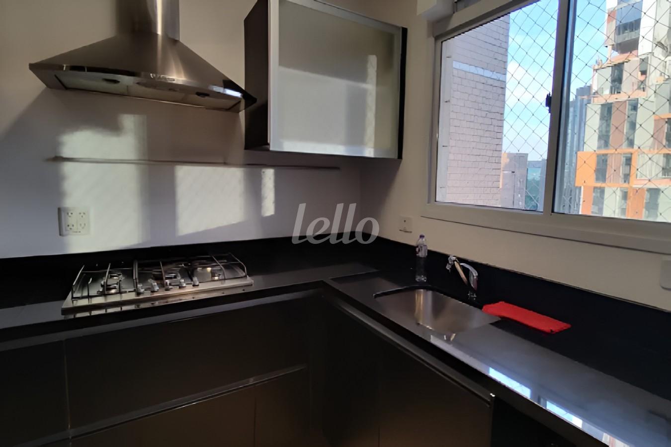 COZINHA de Apartamento para alugar, Padrão com 131 m², 2 quartos e 2 vagas em Itaim Bibi - São Paulo