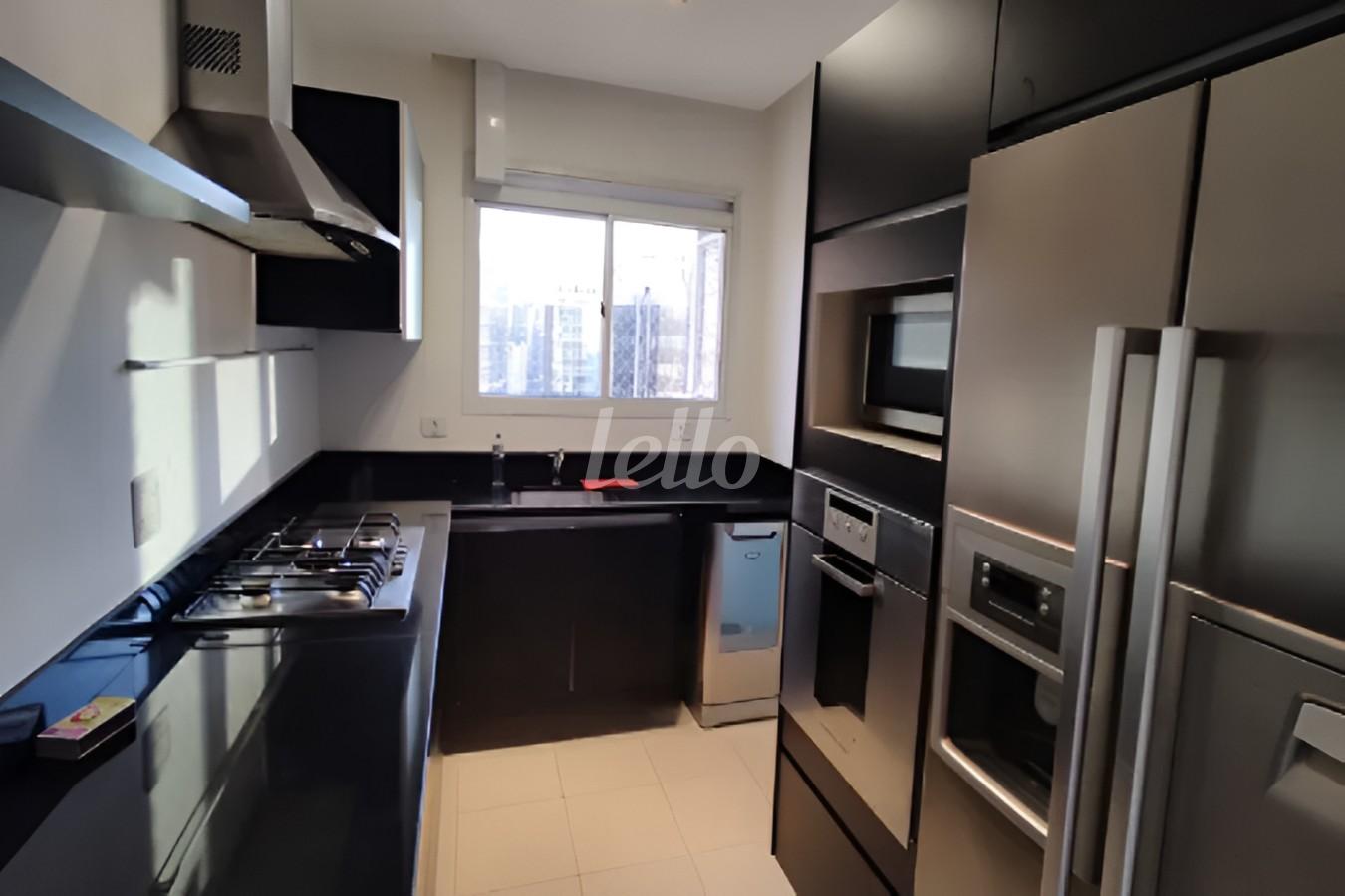 COZINHA de Apartamento para alugar, Padrão com 131 m², 2 quartos e 2 vagas em Itaim Bibi - São Paulo