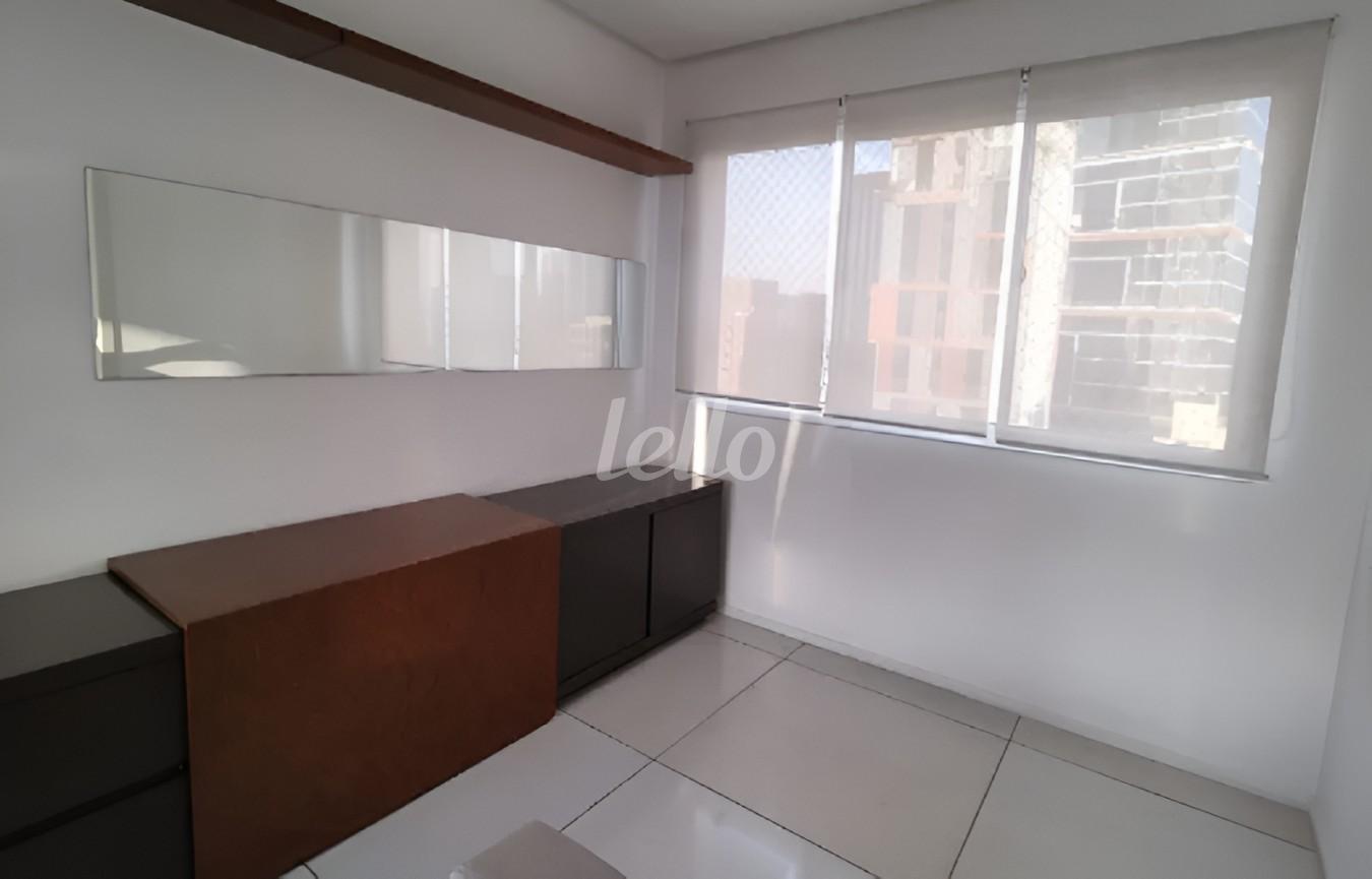 DORMITÓRIO de Apartamento para alugar, Padrão com 131 m², 2 quartos e 2 vagas em Itaim Bibi - São Paulo