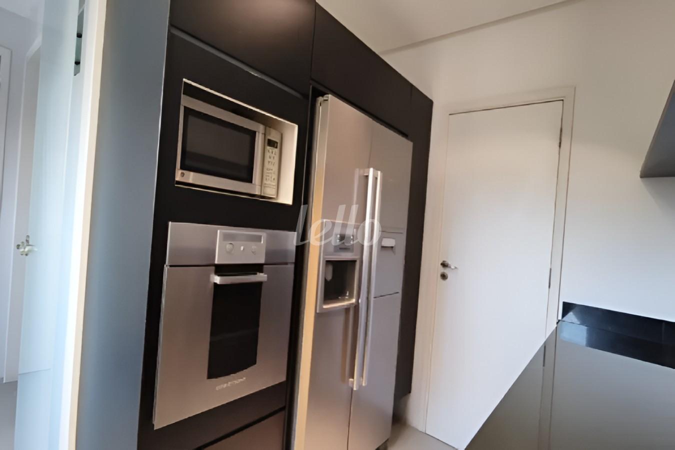 COZINHA de Apartamento para alugar, Padrão com 131 m², 2 quartos e 2 vagas em Itaim Bibi - São Paulo