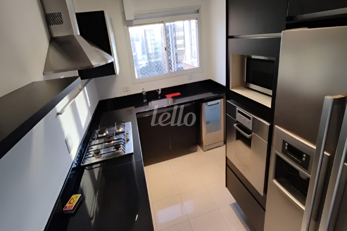 COZINHA de Apartamento para alugar, Padrão com 131 m², 2 quartos e 2 vagas em Itaim Bibi - São Paulo