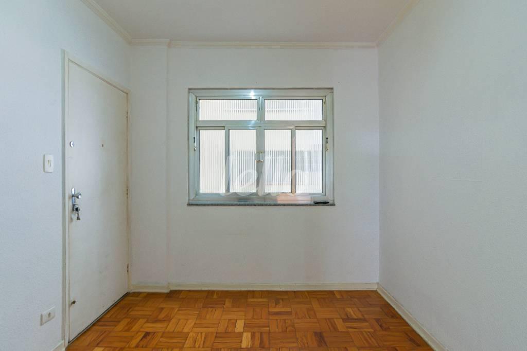 01SALA_002 de Apartamento à venda, Padrão com 36 m², 1 quarto e em Liberdade - São Paulo