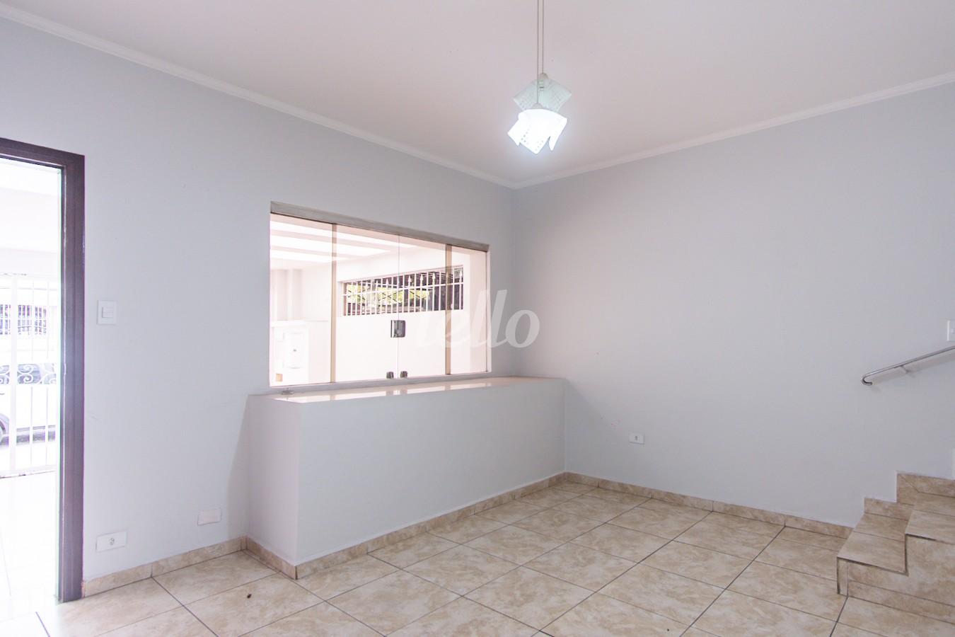 02SALA_002 de Casa para alugar, sobrado com 100 m², 2 quartos e 2 vagas em Parque São Jorge - São Paulo