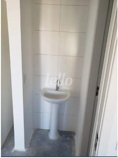 BANHEIRO de Apartamento à venda, Padrão com 28 m², 1 quarto e em Vila Mazzei - São Paulo