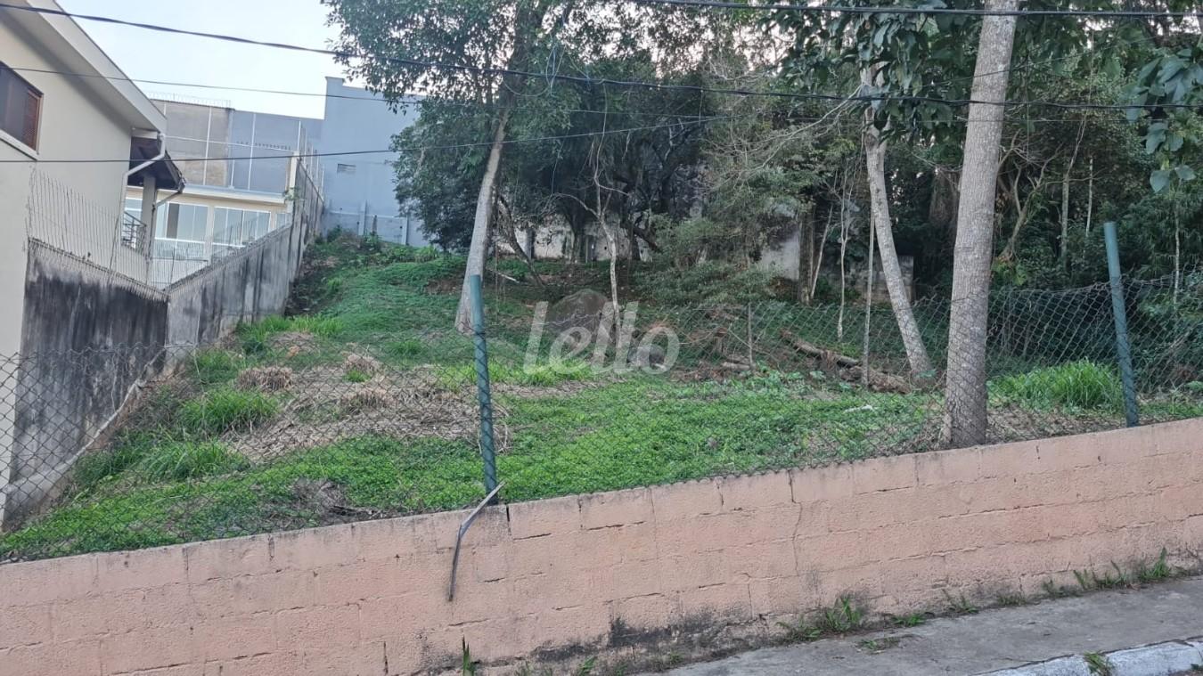 TERRENO de Área / Terreno à venda, Padrão com 1925 m², e em Horto Florestal - São Paulo