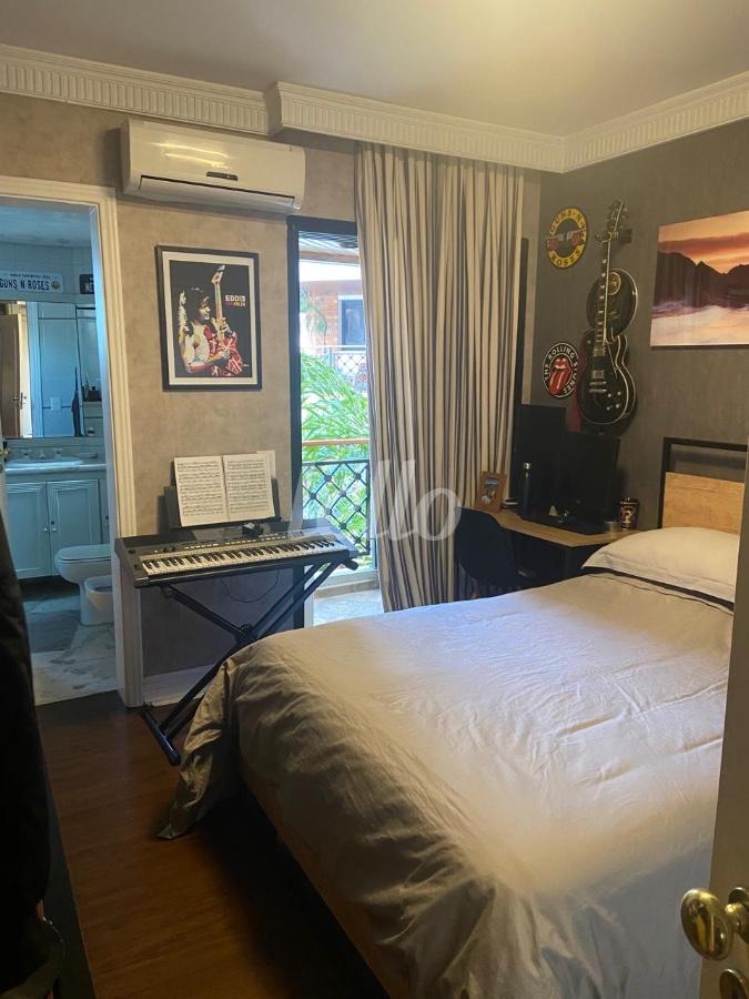 DORMITORIO de Apartamento à venda, Padrão com 310 m², 4 quartos e 5 vagas em Vila Ida - São Paulo