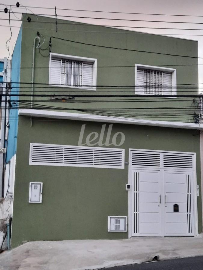 FACHADA de Casa à venda, sobrado com 242 m², 4 quartos e em Vila Prudente - São Paulo