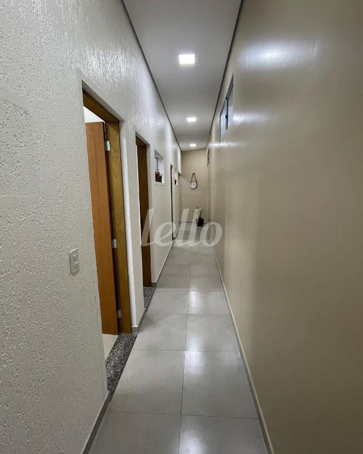 CORREDOR ÁREA COMERCIAL de Casa à venda, sobrado com 242 m², 4 quartos e em Vila Prudente - São Paulo