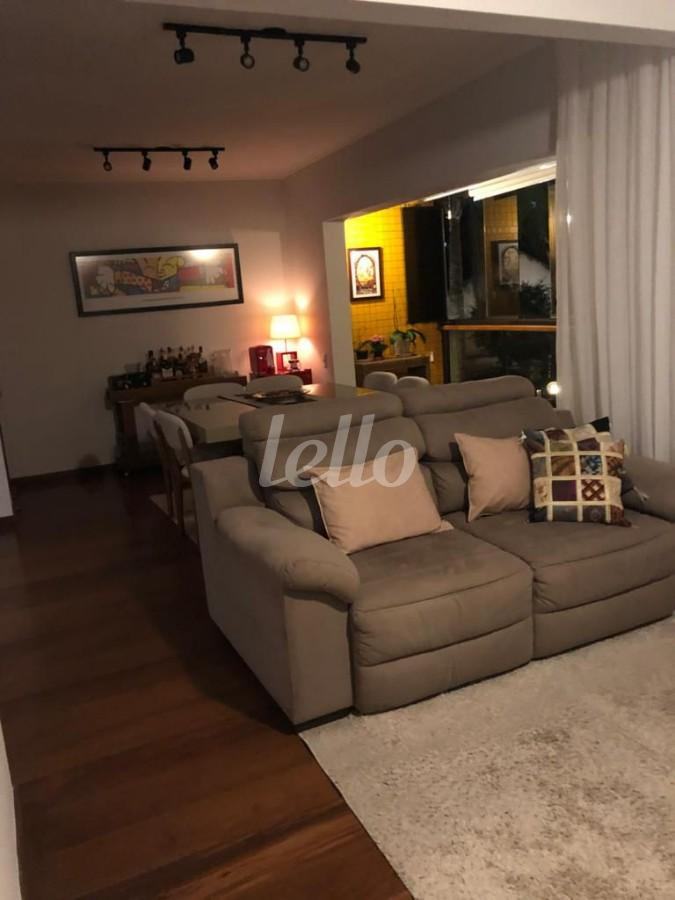 SALA de Apartamento à venda, Padrão com 125 m², 3 quartos e 2 vagas em Vila Mariana - São Paulo