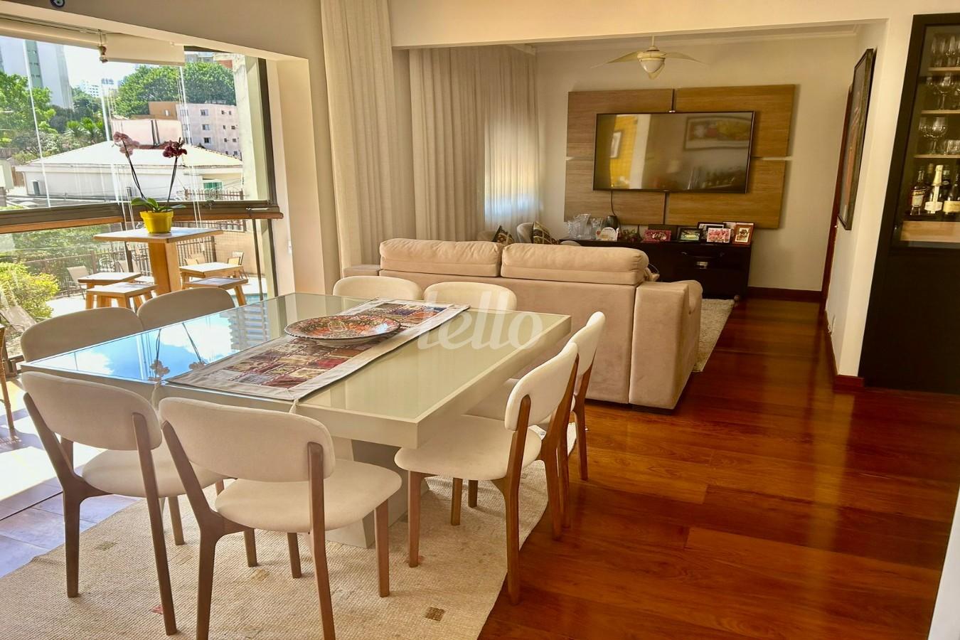 SALA de Apartamento à venda, Padrão com 125 m², 3 quartos e 2 vagas em Vila Mariana - São Paulo