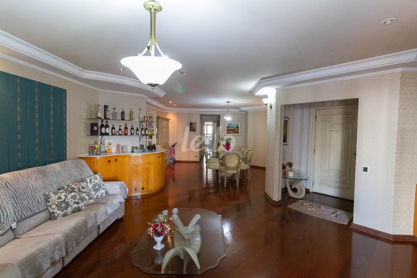 SALA de Apartamento à venda, Padrão com 248 m², 3 quartos e 4 vagas em Santo Antônio - São Caetano do Sul