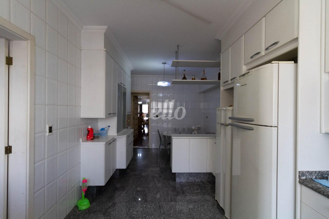 COZINHA de Apartamento à venda, Padrão com 248 m², 3 quartos e 4 vagas em Santo Antônio - São Caetano do Sul