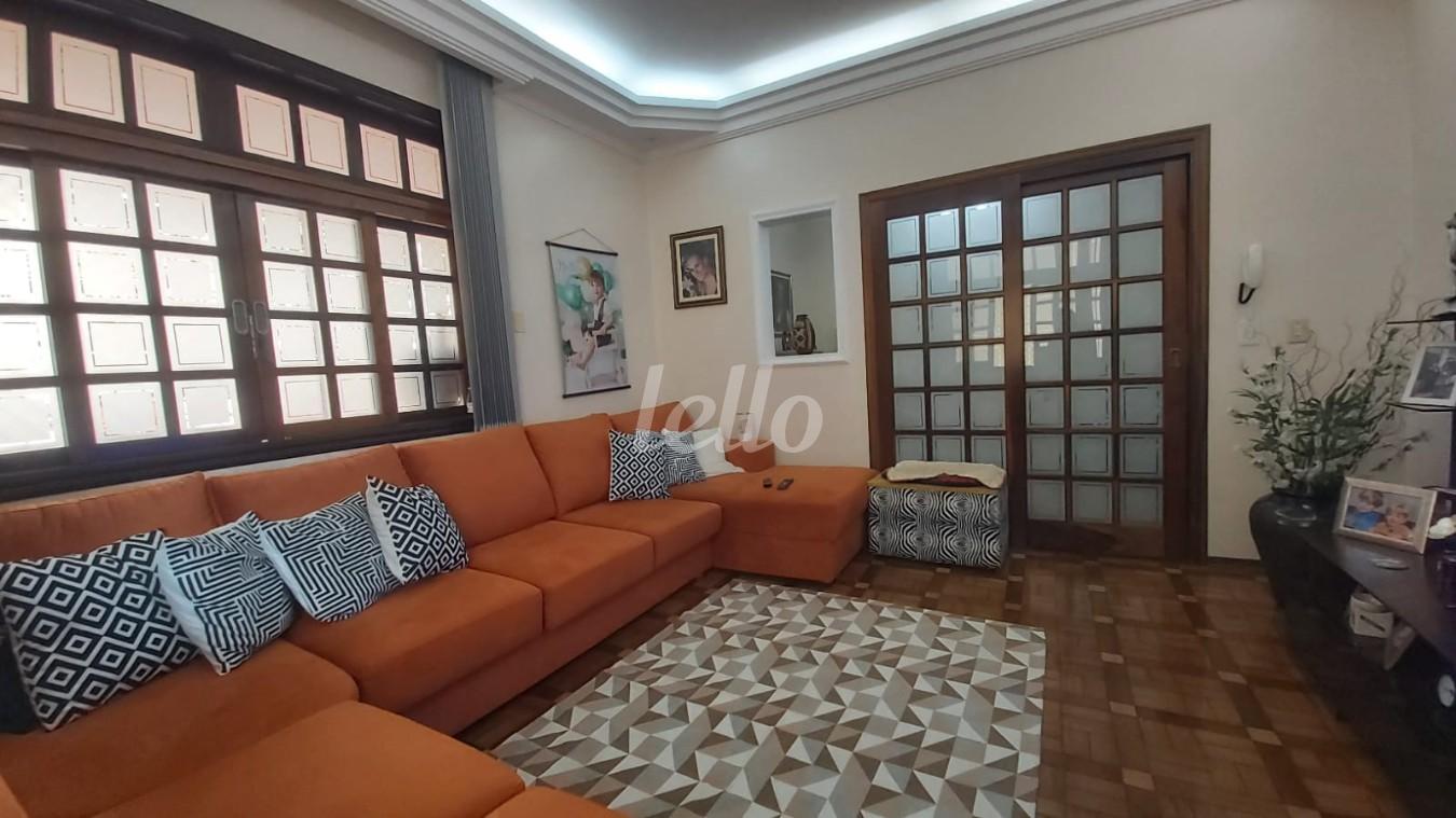 SALA DE TV de Casa à venda, assobradada com 306 m², 3 quartos e 4 vagas em Santa Paula - São Caetano do Sul