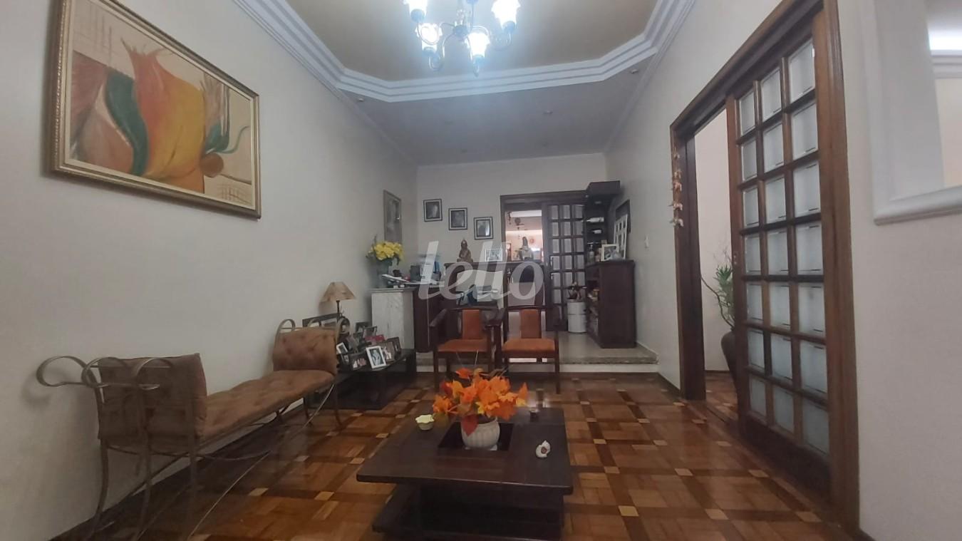 SALA DOIS AMBIENTES de Casa à venda, assobradada com 306 m², 3 quartos e 4 vagas em Santa Paula - São Caetano do Sul